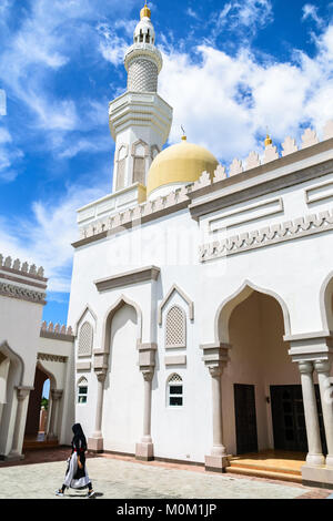 Passeggiando per la grande moschea di Cotabato. Foto Stock