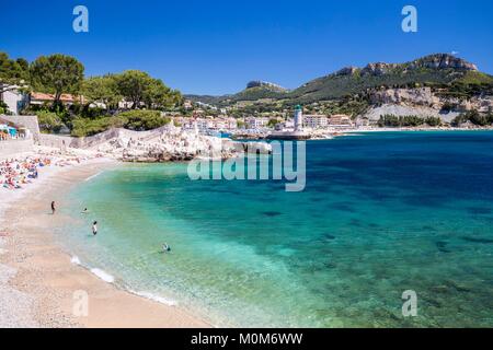 Francia,Bouches du Rhone,Cassis,l'ingresso della porta della città,spiaggia di Bestouan Foto Stock