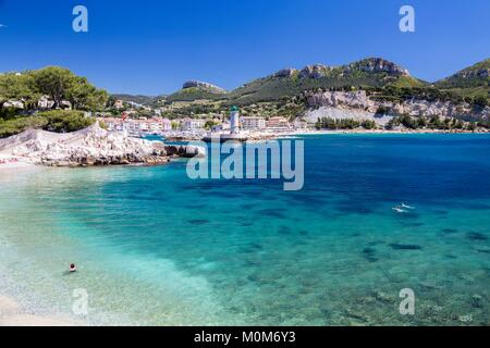 Francia,Bouches du Rhone,Cassis,l'ingresso della porta della città,spiaggia di Bestouan Foto Stock