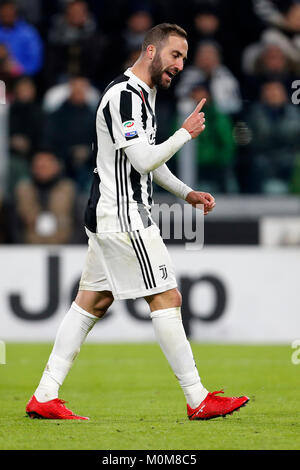 Torino, Italia. Il 22 gennaio, 2018. Il 22 gennaio 2018, Allianz Stadium, Torino, Italia; di calcio della Serie A, Juventus contro Genova; Gonzalo Higuain della Juventus Credito: Giampiero Sposito/Alamy Live News Foto Stock