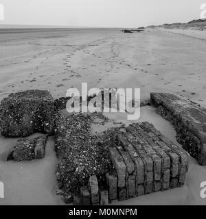 Bunker tedesco, Leffrinckoucke batteria rimane, Dunkerque, Nord, Francia Foto Stock