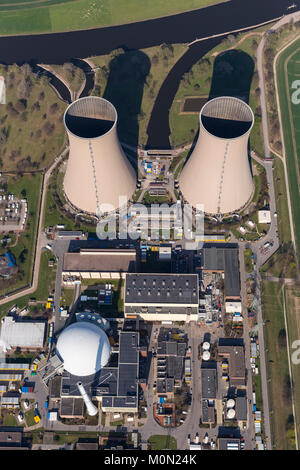 Grohnde centrale nucleare, l'energia nucleare, la centrale nucleare sul fiume Weser, le torri di raffreddamento, acqua pressurizzata reattore da Siemens, il tedesco Foto Stock