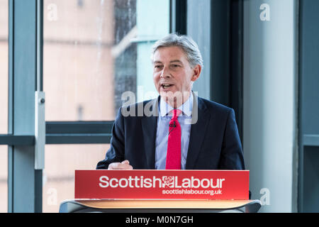 Scottish leader del partito laburista Richard Leonard offre un importante discorso all Università di Abertay,19 Gen 2018, a Dundee delineando scozzese del lavoro politiche. Foto Stock