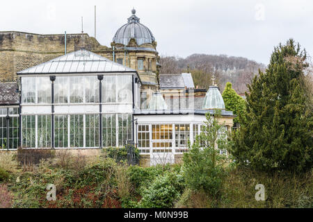 Il pavilion gardens presso la cittadina termale di Buxton (la più alta città mercato in Inghilterra a 1000 piedi) nel distretto di picco del Derbyshire. Foto Stock