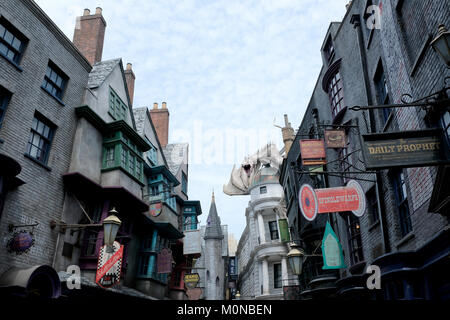 Orlando, Stati Uniti d'America - 30 Maggio 2017 - Dragon presso la banca di Gringotts in Diagon Alley al mondo di Wizarding di Harry Potter in Studio Universal Orlando. Foto Stock