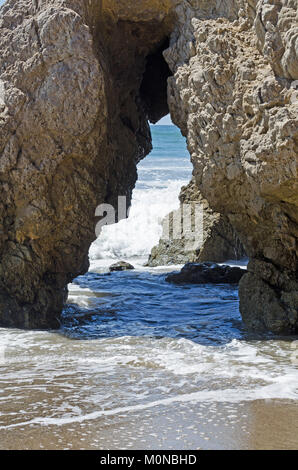 Formazioni geologiche a El Matador State Beach, Malibu, California. Foto Stock