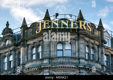 Jenners department store nome oro segno, lettere di grandi dimensioni sulla parte superiore del grande edificio Vittoriano, St Andrews Square, Edimburgo, Scozia, Regno Unito Foto Stock