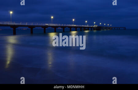 Ora blu Ponte del mare,Timmendorfer Strand,Mar Baltico,Schleswig-Holstein, Germania Foto Stock