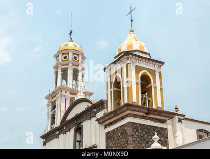 La Chiesa di Nogueras In Comala Colima Messico Comala è designato come un Pueblo Magico dal governo messicano Foto Stock