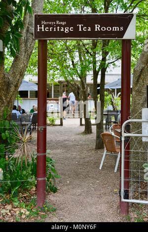 Segno per la gamma Herveys Heritage sale da tè, Thornton Gap Road, Hervey gamma, Queensland, Australia Foto Stock