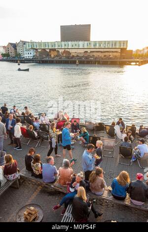 La Danimarca,Zelanda,Copenhagen,quartiere Christianshavn,Papirøen davanti al Teatro Skuespilhuset,Royal Danish Playhouse Foto Stock