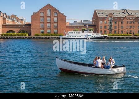 La Danimarca,Zelanda,Copenhagen,Inderhavnen Canal,magazzini nel quartiere Christianshavn Foto Stock