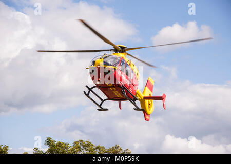 Berks,Oxon e Bucks Air Ambulance elicotteri in azione Foto Stock