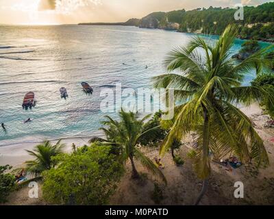 Francia,caraibi,Piccole Antille,Guadalupa,Grande-Terre,Le Gosier,vista aerea sulla spiaggia di Petit Havre (vista aerea) Foto Stock