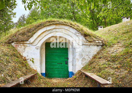 Petrov, Repubblica Ceca. 20 Agosto, 2017. Il complesso delle tradizionali cantine, chiamato plže, in Moravia del sud villaggio Petrov, Repubblica Ceca. Foto Stock