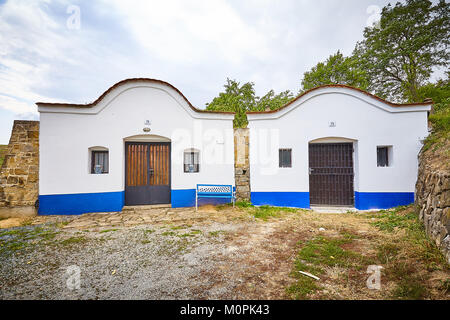 Petrov, Repubblica Ceca. 20 Agosto, 2017. Il complesso delle tradizionali cantine, chiamato plže, in Moravia del sud villaggio Petrov, Repubblica Ceca. Foto Stock
