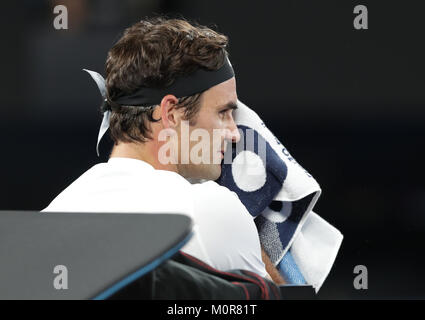 Melbourne, AustraliaSwiss giocatore di tennis Roger Federer è in azione durante il suo 1/4 partita finale presso l'Australian Open vs Czech giocatore di tennis Tomas BERDYCH il Jan 24, 2018 a Melbourne, Australia - ©Yan Lerval/Alamy Live News Foto Stock