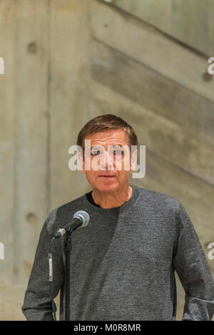 Londra, Regno Unito. 24 gen 2018. Andreas Gursky (nella foto) un nuovo exhibiition. La Hayward Gallery riapre il Southbank dopo un maggiore lavoro di rinnovo. Credito: Guy Bell/Alamy Live News Foto Stock