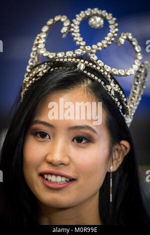 Bruxelles, BXL, Belgio. 24 gen 2018. Miss Belgio 2018 Angeline Flor Pua durante una visita al Parlamento Europeo con sede a Bruxelles, in Belgio, il 24.01.2018 da Wiktor Dabkowski Credito: Wiktor Dabkowski/ZUMA filo/Alamy Live News Foto Stock