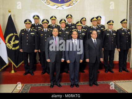 Il Cairo, Egitto. 24 gen 2018. Il Presidente egiziano Abdel Fattah al-Sisi partecipa in una celebrazione giornata di polizia, al Cairo, in Egitto, il 24 gennaio 2018 Credito: il Presidente egiziano Ufficio APA/images/ZUMA filo/Alamy Live News Foto Stock