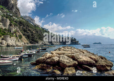 Incredibile giornata di sole in Costiera Amalfitana - Conca dei Marini Beach Foto Stock
