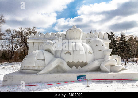 Harbin, Cina - Febbraio 2013: sculture di neve nel venticinquesimo Cina Harbin Sun Island International Snow Sculpture Art Expo. Situato nella città di Harbin, Heil Foto Stock