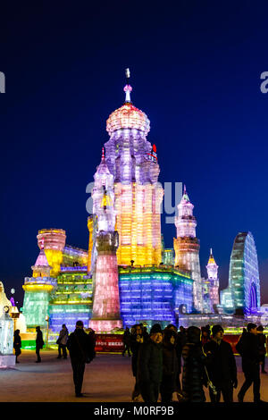 Febbraio 2013 - Harbin, Cina - edifici di ghiaccio nella International Ice e Snow Festival Foto Stock