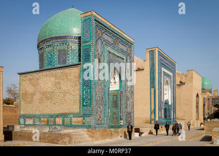 Il viale di mausolei, lo Shah-i-Zinda Mausoleo complessa, Samarcanda, Uzbekistan Foto Stock