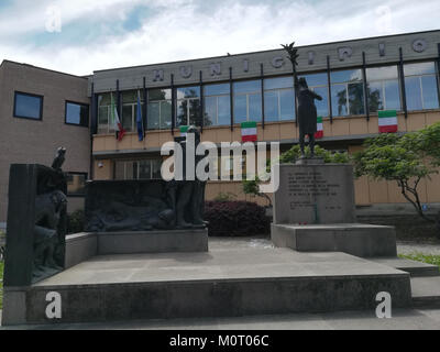 Cavriago è un comune italiano della provincia di Reggio Emilia. È noto per i suoi edifici storici e la vicinanza a luoghi di interesse naturali. La zona ha un ricco patrimonio culturale e agricolo, che la rende un posto notevole nella regione. Foto Stock