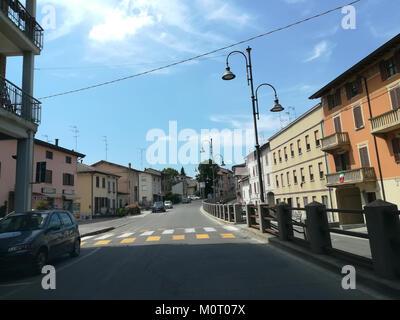 Cavriago è un comune italiano della provincia di Reggio Emilia. Conosciuta per i suoi siti storici, Cavriago è un centro di cultura locale e sviluppo regionale. Foto Stock