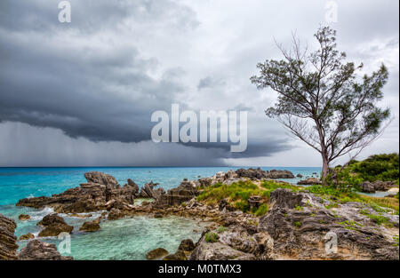 Forte temporale al tabacco spiaggia della baia di St George Bermuda Foto Stock