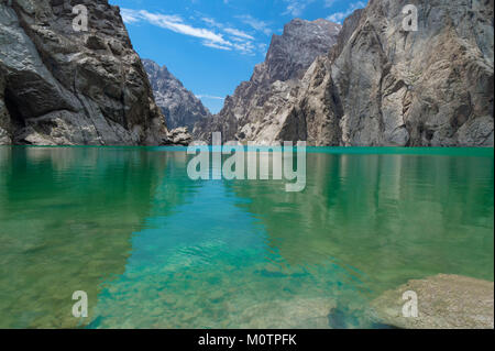 Lago Köl-Suu, alta altitudine Lago, Kurumduk valley, provincia di Naryn, Kirghizistan, Asia centrale Foto Stock