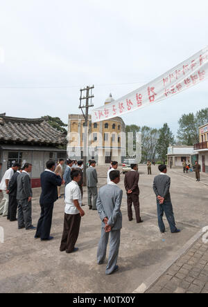 Nord coreano attori durante una ripresa dei filmati a Pyongyang film studios, Provincia di Pyongan, Pyongyang, Corea del Nord Foto Stock