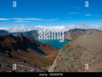 Il monte Paektu e il suo lago craterico, Ryanggang Provincia, Mount Paektu, Corea del Nord Foto Stock