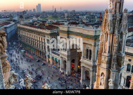 L'Italia,Lombardia,Milano,Galleria Vittorio Emanuele II vista dal tetto del Duomo Foto Stock