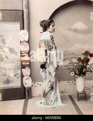 C. 1880 Giappone - geisha in kimono Foto Stock