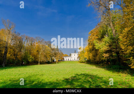 Jablonna Palace e giardino inglese complessa, sobborgo di Varsavia, Masovia voivodato, Polonia. Foto Stock