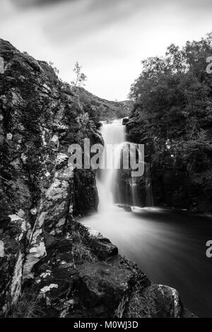 Cascate della cascata Kirkaig Foto Stock