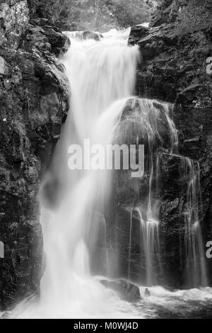 Cascate della cascata Kirkaig Foto Stock