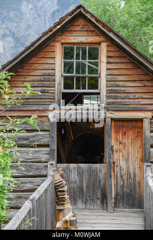 Il vecchio mulino di farina la costruzione presso il Grist Mill e giardini Keremeos, British Columbia, Canada, un importante sito storico risalente al 1877. Foto Stock