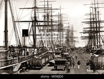 C. 1890 Australia - navi da carico nel dock Foto Stock