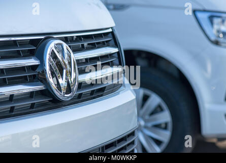 La ROMANIA-Settembre 2 2017:logo Volkswagen il 2 settembre 2017 in Romania. Volkswagen è un tedesco produttore di automobili con sede a Wolfsburg, Foto Stock