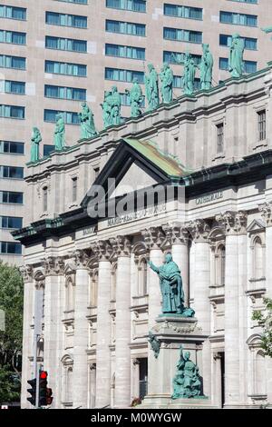 Canada, Québec provincia,,Montreal Downtown,René-Levesque Boulevard,Maria Regina del mondo Basilica Cattedrale,Queen Elizabeth Hotel di lusso Foto Stock