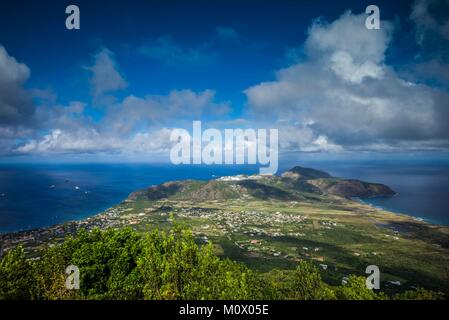 Paesi bassi,Sint Eustatius,il tubetto,vulcano dormiente,vista in elevazione dal vertice Foto Stock