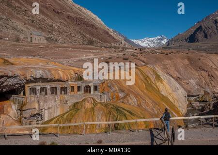 L'Argentina,provincia di Mendoza,Parco Aconcagua,centrale Ande,Ponte Inca,Puente del Inca,Ponte naturale sul Rio de las Cuevas Foto Stock