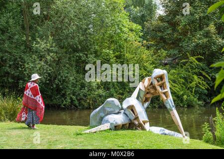 Francia,Somme,Amiens,l'hortillonnages sono vecchie paludi riempito per creare un mosaico di giardini galleggianti circondata da canali,Ile aux Fagots,paesaggio e creazioni visive durante l'arte,Città e del paesaggio festival organizzato dalla Casa della Cultura Foto Stock