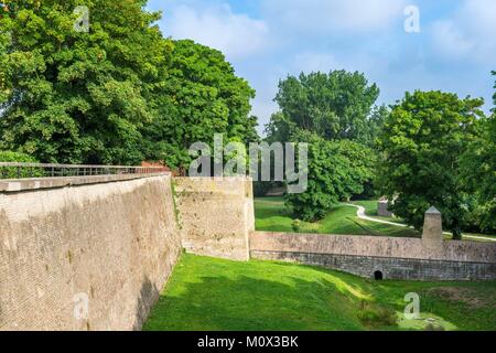 Francia,Nord,Bergues,Vauban città fortificata,i bastioni Foto Stock