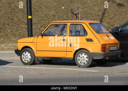 KATOWICE, Polonia - 5 Marzo 2017: Retro Fiat 126P auto parcheggiate a Katowice, Polonia. Polski Fiat 126P è una icona polacca di industria automobilistica. Foto Stock