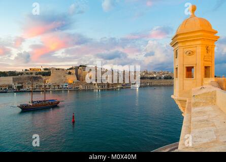 Malta,Valletta,città elencati come patrimonio mondiale dall UNESCO,Senglea,visto dalla Gardjola Gardens e la sua torre di avvistamento Foto Stock