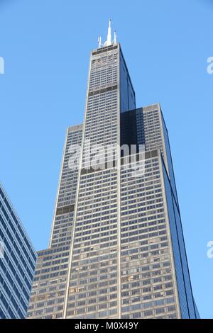 CHICAGO - 27 giugno: Willis Tower (formerly Sears Tower) il 27 giugno 2013 a Chicago. È 442m di altezza e come del 2013 è il secondo edificio più alto in Foto Stock